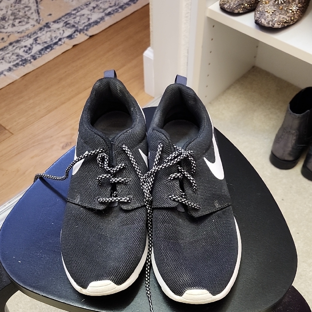 Nike Women's Black Sneakers